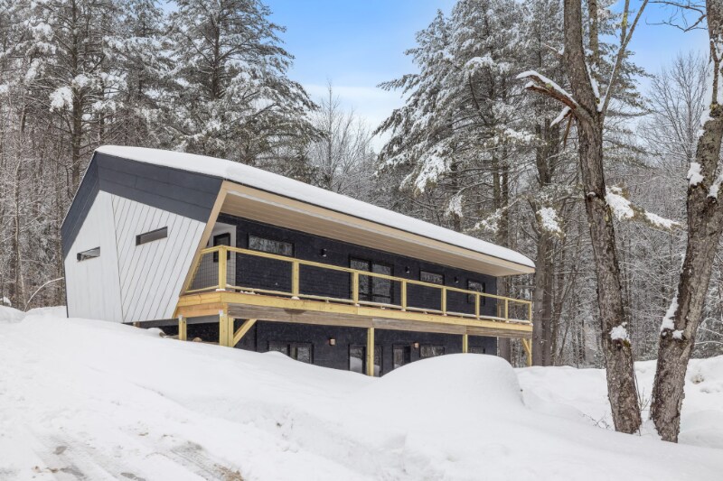 550 Texas Hill Rd in Plymouth, NH - Building Photo