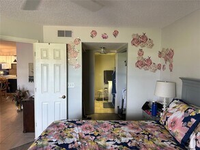 433 Cerromar Ln, Unit 331 in Venice, FL - Building Photo - Building Photo