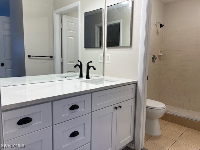 6492 Royal Woods Dr in Ft. Myers, FL - Building Photo
