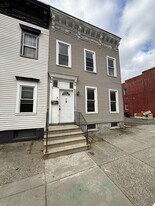 19 N Lake Ave in Albany, NY - Building Photo
