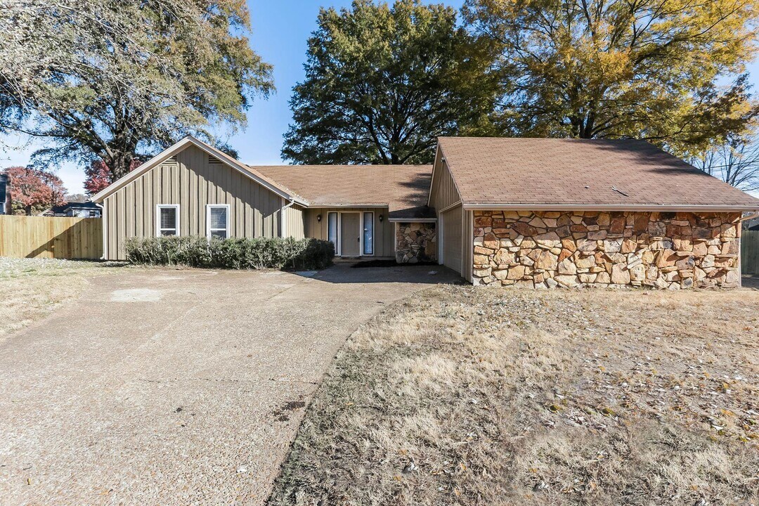 4454 Westbury Dr in Memphis, TN - Building Photo