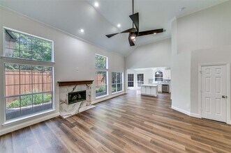 2611 Lakeforest Ct in Dallas, TX - Building Photo - Building Photo