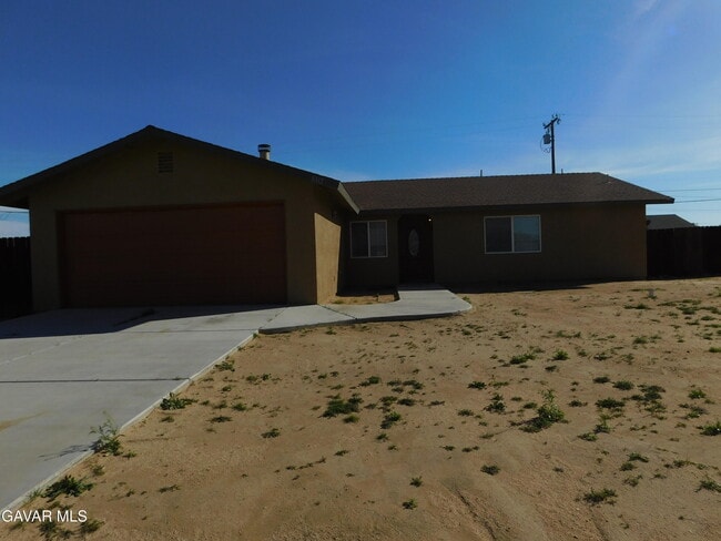 8312 Tamarack Ave in California City, CA - Building Photo - Building Photo