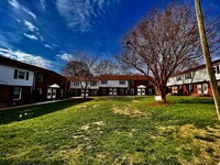 Elmhurst in Charlotte, NC - Foto de edificio - Building Photo