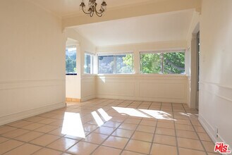 2401 Meadow Valley Terrace in Los Angeles, CA - Building Photo - Building Photo