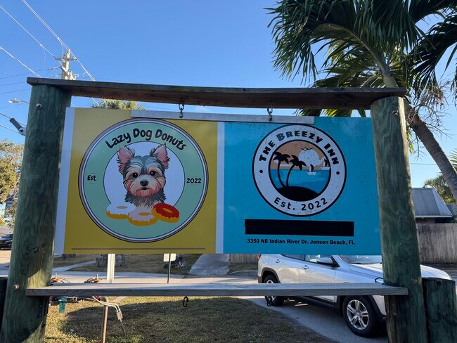 3350 NE Indian River Dr in Jensen Beach, FL - Building Photo - Building Photo