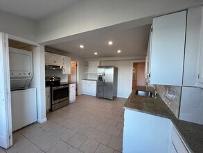 320 Weed Ave in Stamford, CT - Building Photo - Building Photo