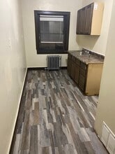 7852 S Colfax Ave, Unit 201 in Chicago, IL - Foto de edificio - Building Photo