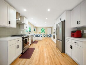 17604 NE 29th St in Redmond, WA - Building Photo - Building Photo