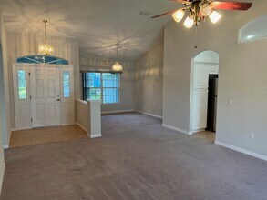 8607 46th Ave Cir W in Bradenton, FL - Building Photo - Building Photo