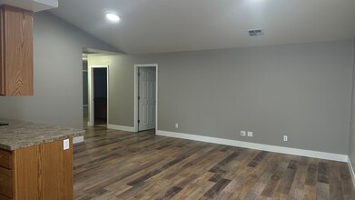 4181 Carnes Rd in Roseburg, OR - Building Photo - Building Photo