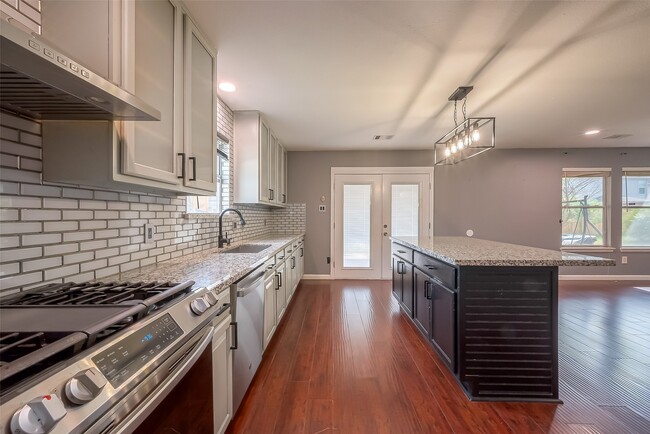 9226 MacMillan Ln