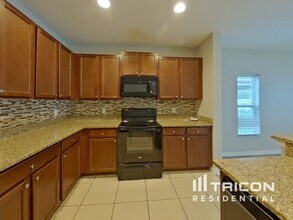 4925 Rockvale Dr in Kissimmee, FL - Building Photo - Building Photo