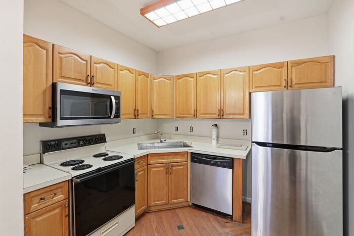 15663 Viewpoint Cir in Montclair, VA - Building Photo