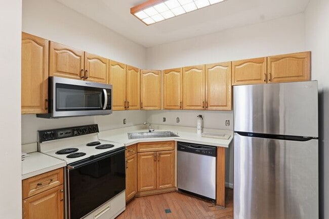 property at 15663 Viewpoint Cir