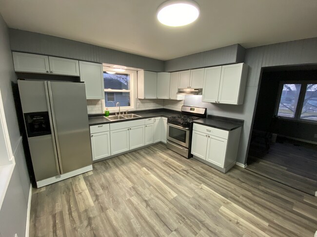 4551 Main St NE, Unit 4553 in Fridley, MN - Building Photo - Building Photo
