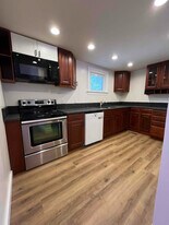 10150 Rogers Dr in Nassawadox, VA - Building Photo