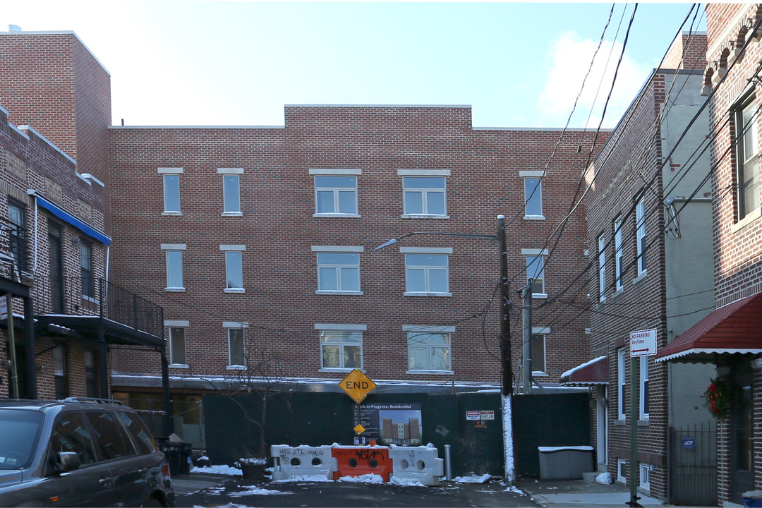 14-27 27th Ave in Astoria, NY - Building Photo