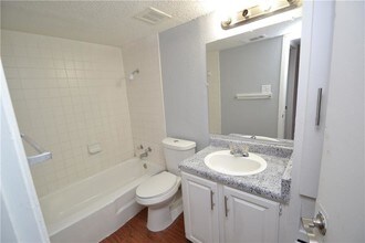 6509 Berkman Dr-Unit -212 in Austin, TX - Building Photo - Building Photo