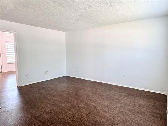 441 SW Thomas St in Burleson, TX - Building Photo - Building Photo