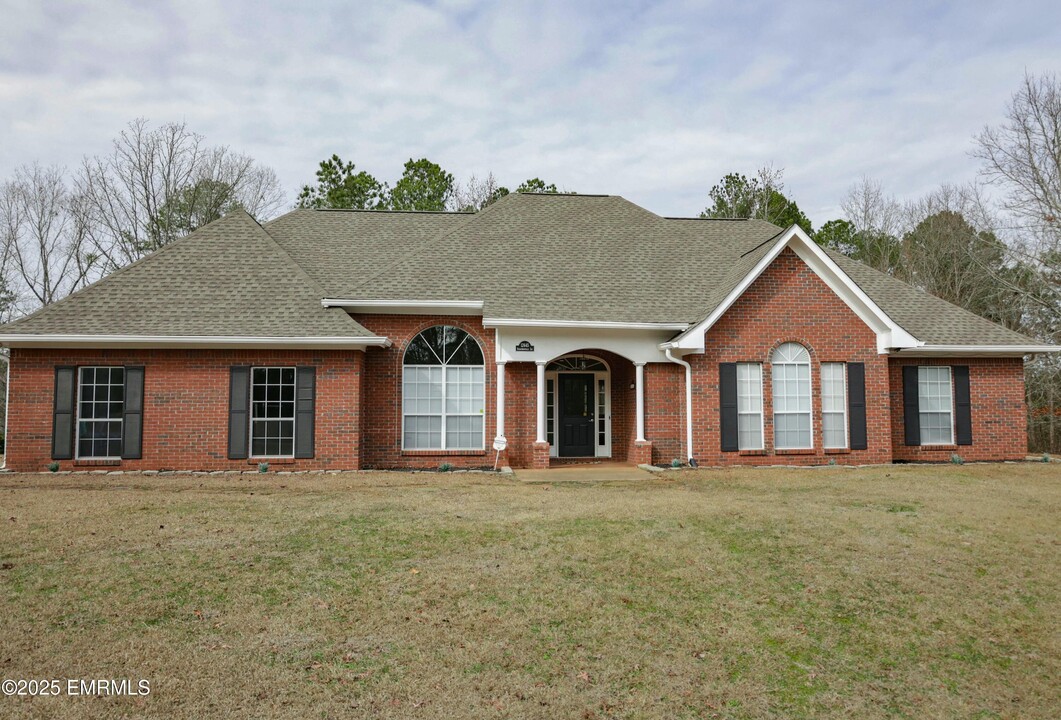 12445 Schamberville Ln in Collinsville, MS - Building Photo