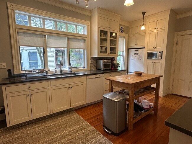 property at 7 Gardenside St