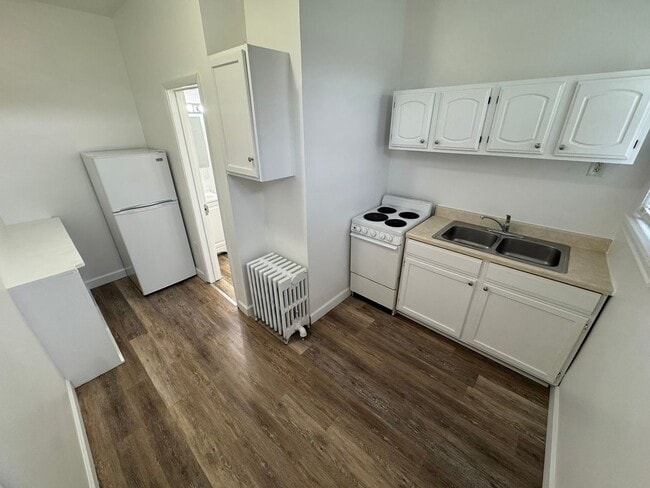 property at 2820 Walnut St
