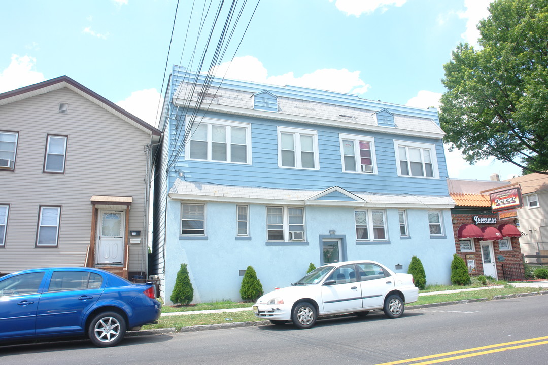 Mularz Tavern in Linden, NJ - Foto de edificio