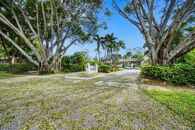 1798 Kings Lake Blvd in Naples, FL - Building Photo - Building Photo