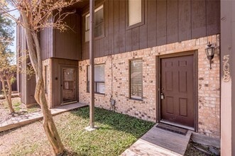 508 Hickory Dr in Huntsville, TX - Foto de edificio - Building Photo