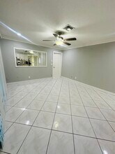 1485 Woodcrest Rd N in West Palm Beach, FL - Building Photo - Building Photo