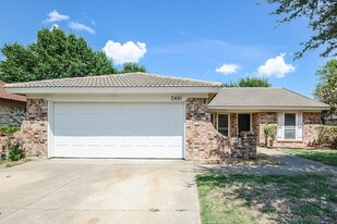 7401 Meadow Creek Dr in Fort Worth, TX - Building Photo