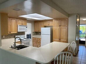 1762 David Dr in Escondido, CA - Building Photo - Building Photo
