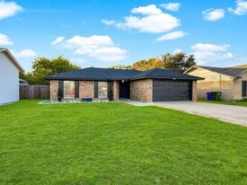 417 Saddle Rd in Fort Worth, TX - Building Photo