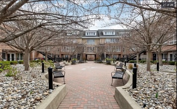 368 Rector St, Unit 421 in Perth Amboy, NJ - Foto de edificio - Building Photo