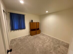 2186 Evergreen Ave SE in Port Orchard, WA - Building Photo - Building Photo