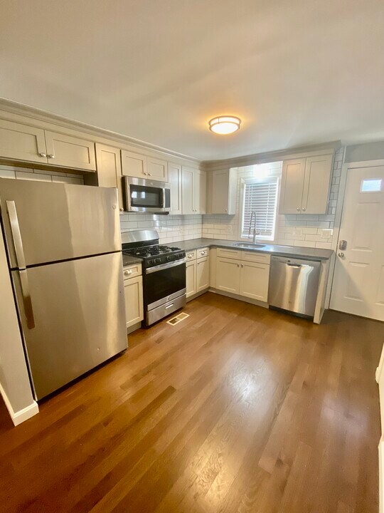 41 Dale Ave in Johnston, RI - Building Photo
