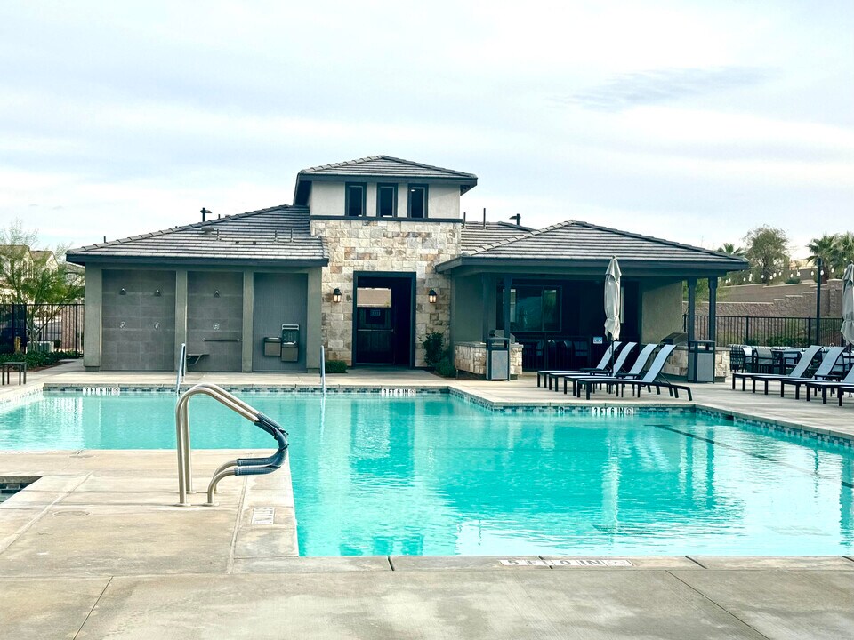 41389 Penn Dr in Palm Desert, CA - Building Photo