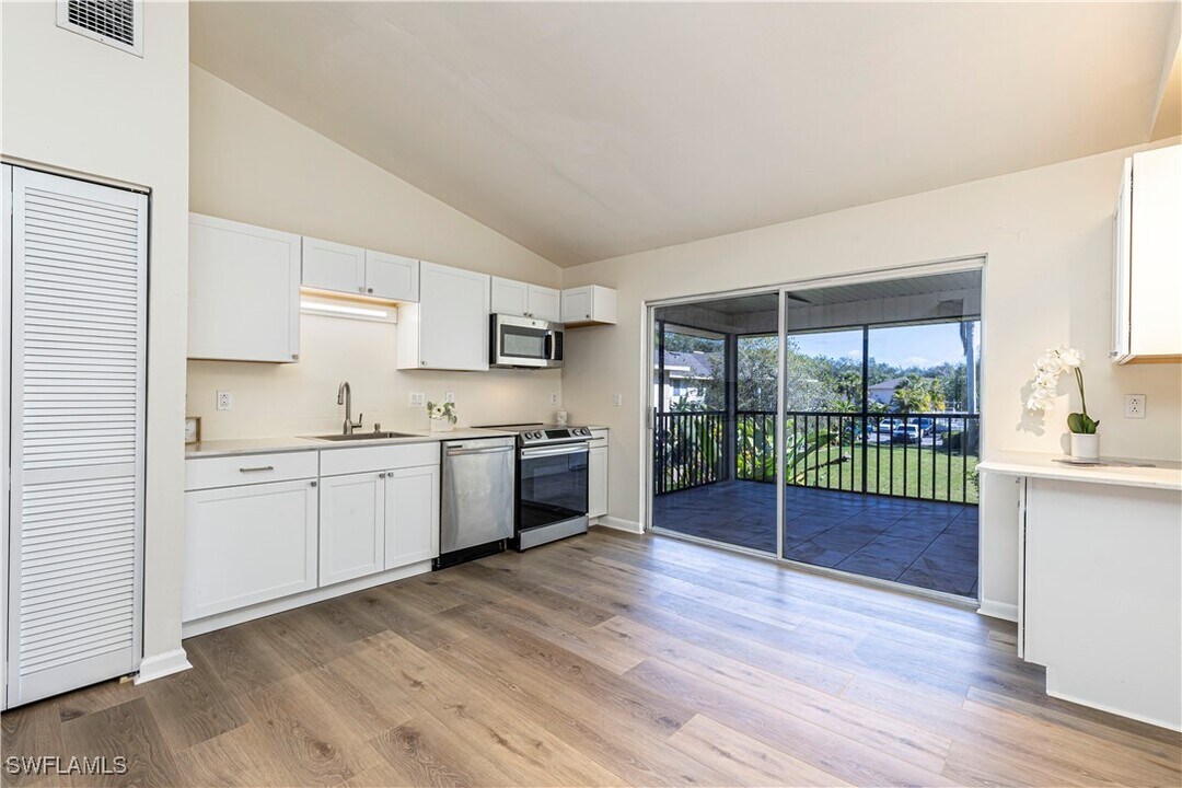 5434 16th Pl SW in Naples, FL - Building Photo