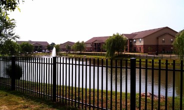 Brookhaven Apartments in Springdale, AR - Foto de edificio - Building Photo