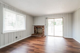 311 E Dorchester Blvd in Greenville, SC - Building Photo - Building Photo