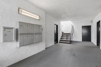 CitiZen Beach Collection on Manhattan in Redondo Beach, CA - Building Photo - Building Photo