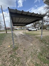 611 E 5th St in Cameron, TX - Building Photo - Building Photo