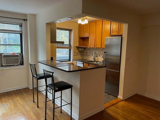 180 E Hartsdale Ave, Unit #3M