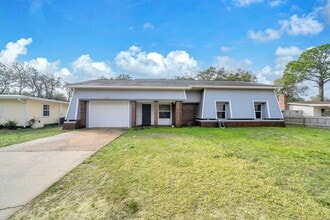 358 Kepner Dr NE in Fort Walton Beach, FL - Building Photo - Building Photo