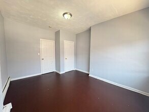 97 Wilkinson Ave, Unit 2 in Jersey City, NJ - Building Photo - Building Photo