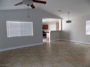 1049 Chestnut Bay Ave in North Las Vegas, NV - Building Photo - Building Photo