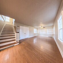 4623 Douglas Ave in Des Moines, IA - Building Photo - Building Photo