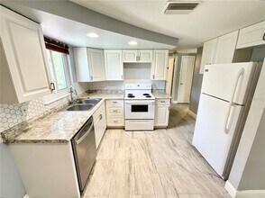 9715 Gray Fox Ln in Port Richey, FL - Building Photo - Building Photo