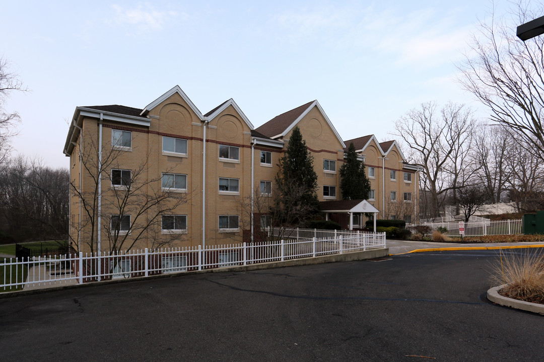Sidewater House in Philadelphia, PA - Building Photo